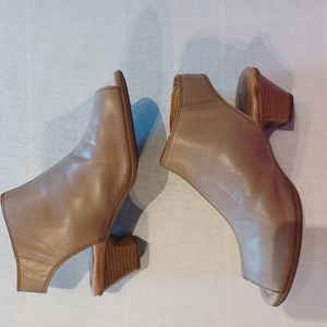 Tan Earth open toed booties